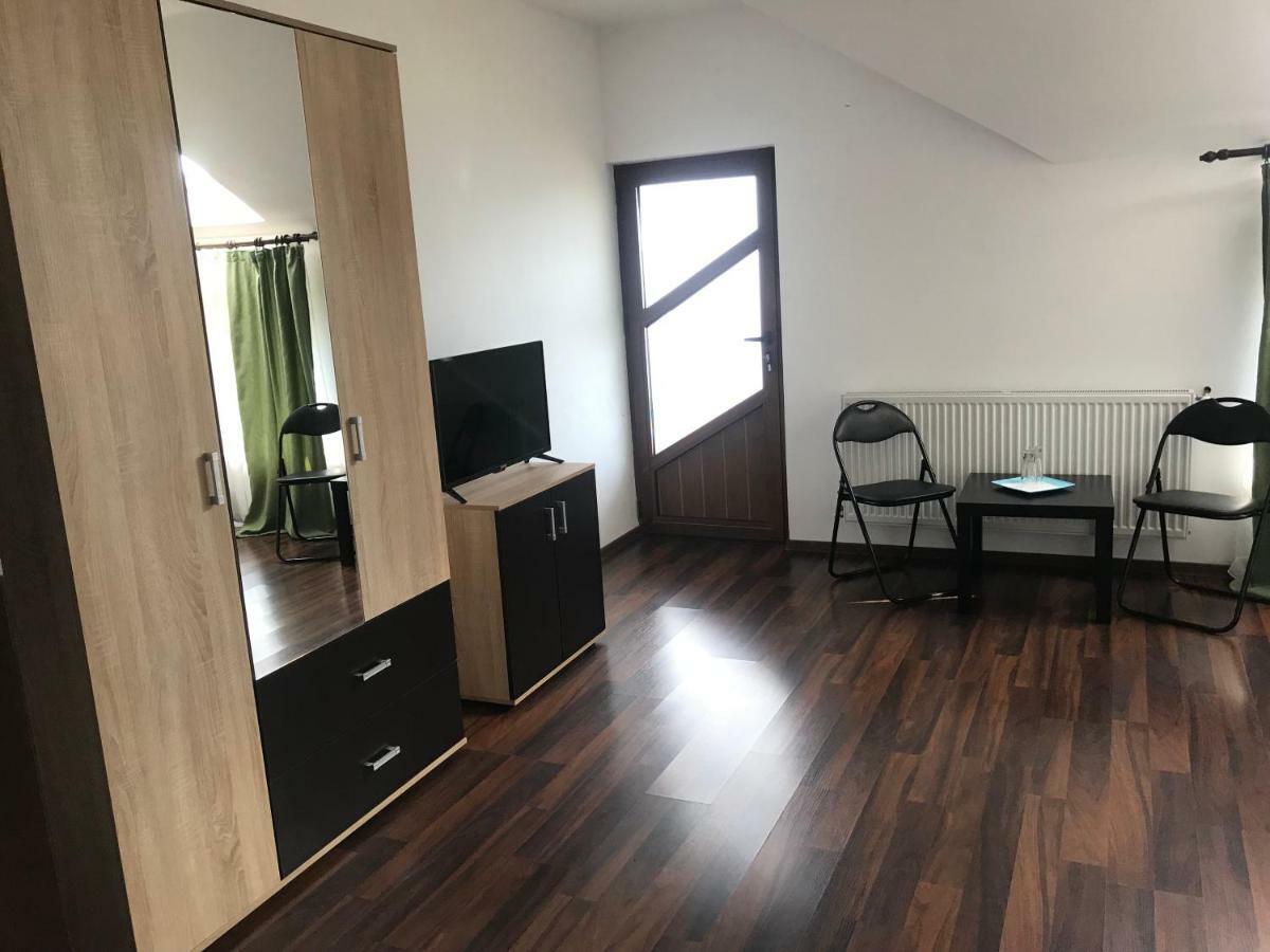 Casa De Vacanta Madalina Novaci-Străini Εξωτερικό φωτογραφία